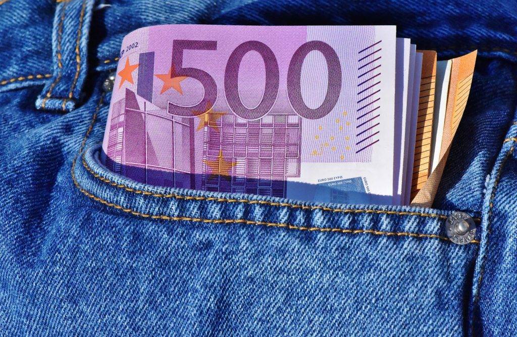 Achern: Falsche Bankmitarbeiter erbeuten fünfstellige Summe
