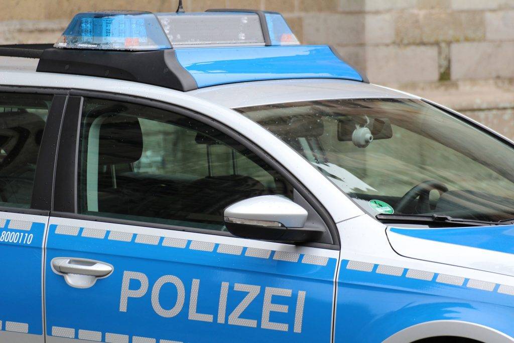 Rheinhausen: 56-jährige Rollerfahrerin nach Unfall verletzt