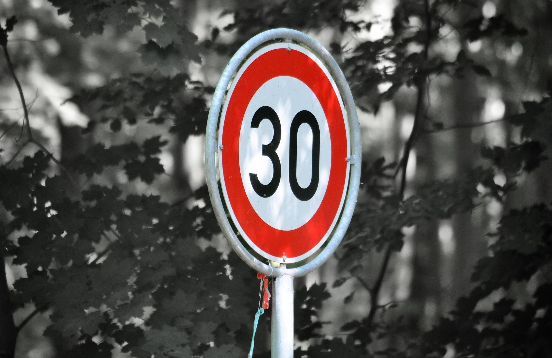 Freiburg: Ganztags Tempo 30 ab 21. September zwischen Eschholzstraße und Waldkircher Straße