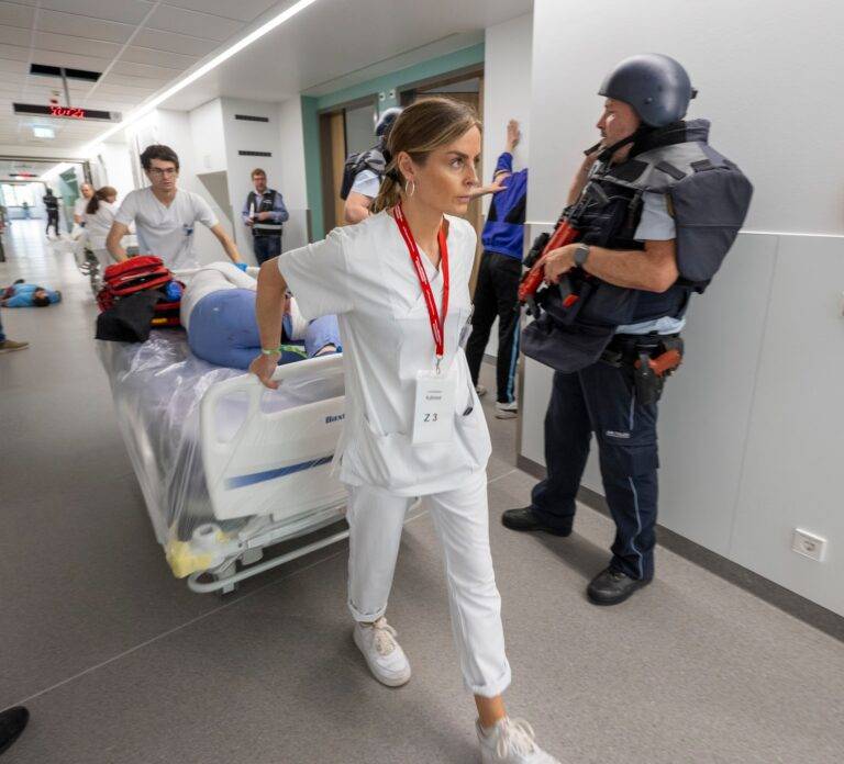 Uniklinik und Polizei üben den Ernstfall in Freiburg