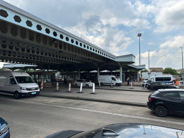 Weil am Rhein: Geschäftsführer mit 60.000 Euro Waren gestoppt