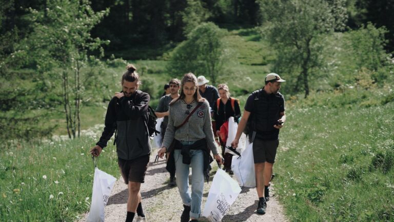 Schwarzwald CleanUP Days 2025: Rund 2.700 Freiwillige waren dabei und säuberten viele Naturwege