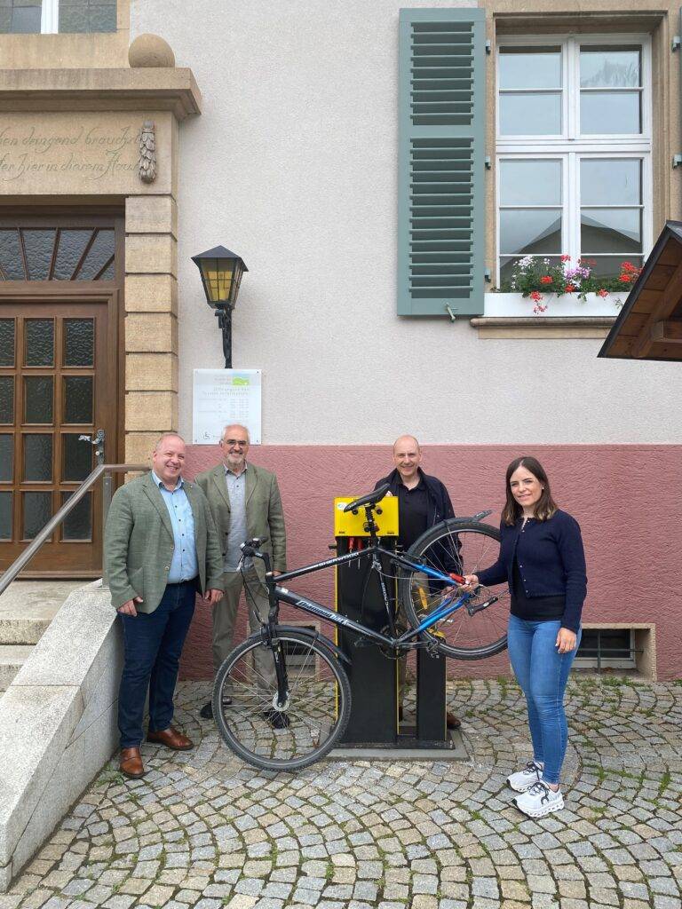 Neue ADAC-Radservice-Station am Rathaus Münstertal