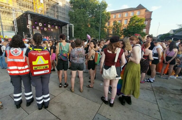 DRK Freiburg: Bilanz zu CSD-Parade & Weintagen in Ihringen