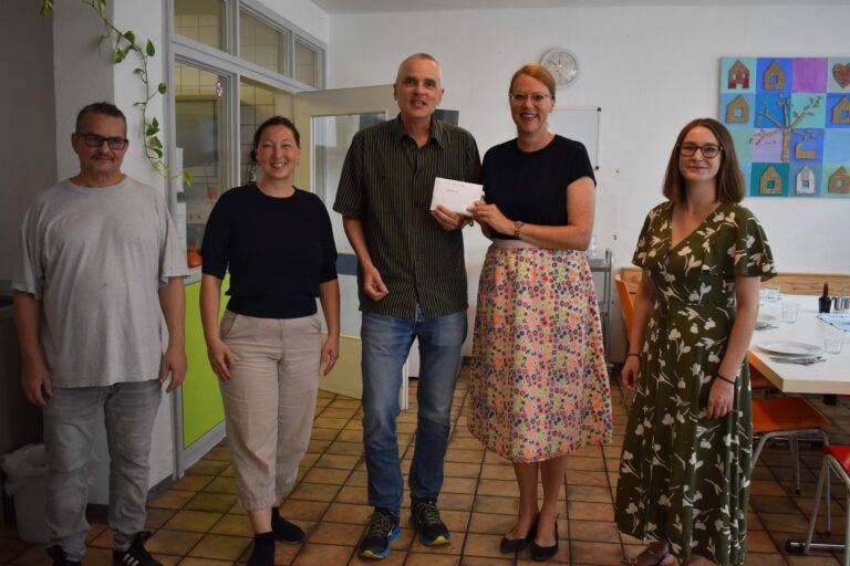 Wohnungslosenhilfe: Spendenübergabe für Erich-Reisch-Haus in Lörrach