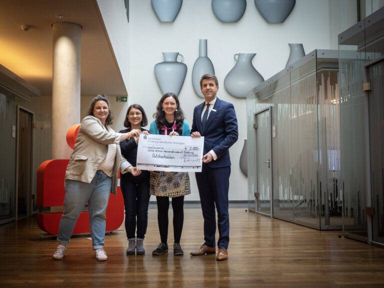 Spende: Sparkasse Freiburg unterstützt Outdoorhelden-Projekt