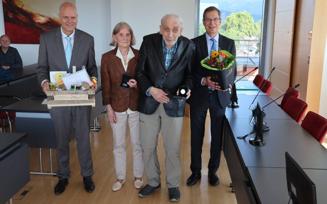 Rheinhausen: Ehepaar Westermann erhält Staufermedaille