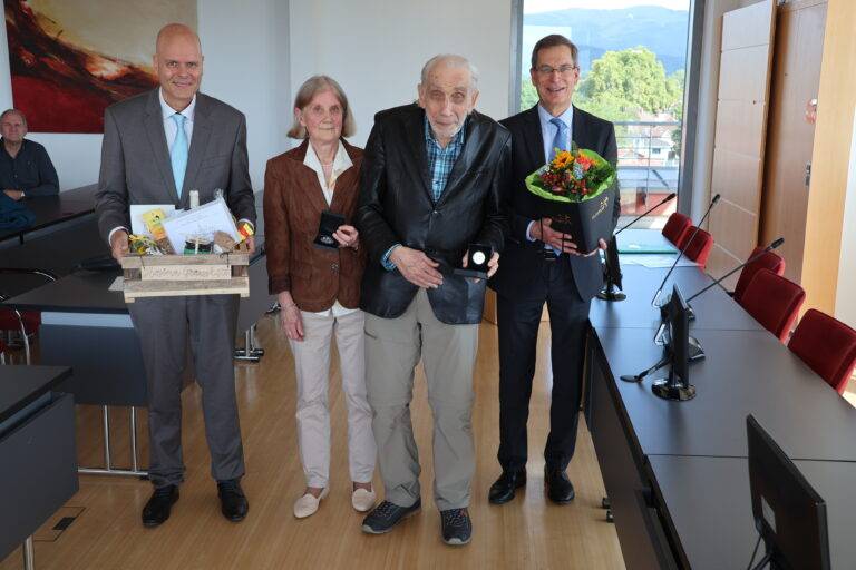 Rheinhausen: Ehepaar Westermann erhält Staufermedaille