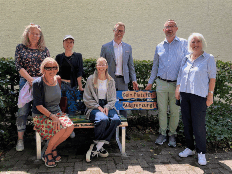 Bank gegen Ausgrenzung in Bad Krozingen eingeweiht