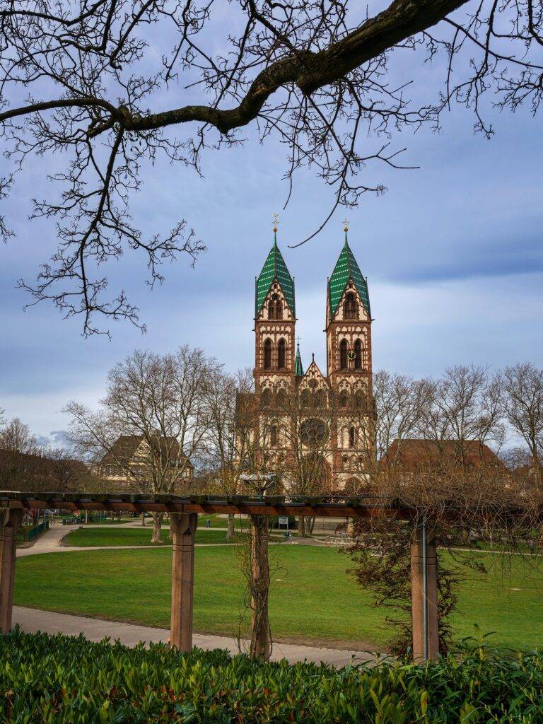Messerangriff am Stühlinger Kirchplatz in Freiburg: 24-jähriger verletzt