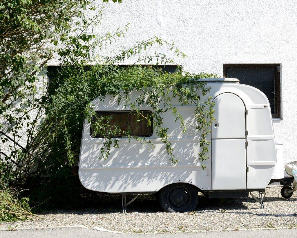 Staufen: Wohnwagen gestohlen – Zeugen gesucht