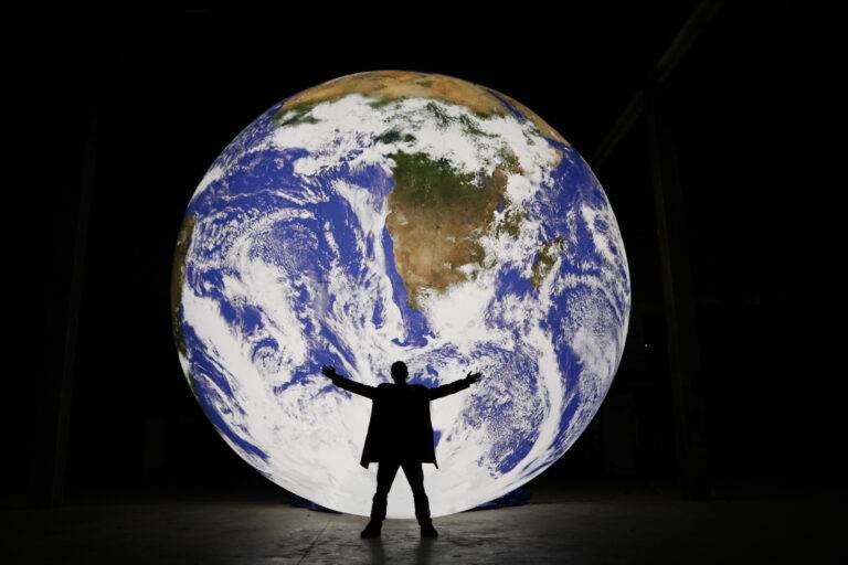 Kunstinstallation Gaia: Erde im Dom St. Blasien erleben