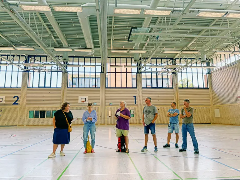 Freiburg: Gerhard-Graf-Halle bekommt neues Dach & PV-Anlage