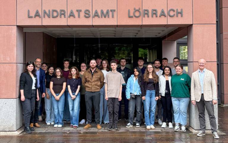 18 Nachwuchskräfte starten im Landratsamt Lörrach