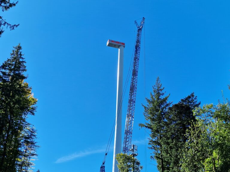 Windräder Freiburg Roßkopf: Montage der Rotorblätter startet