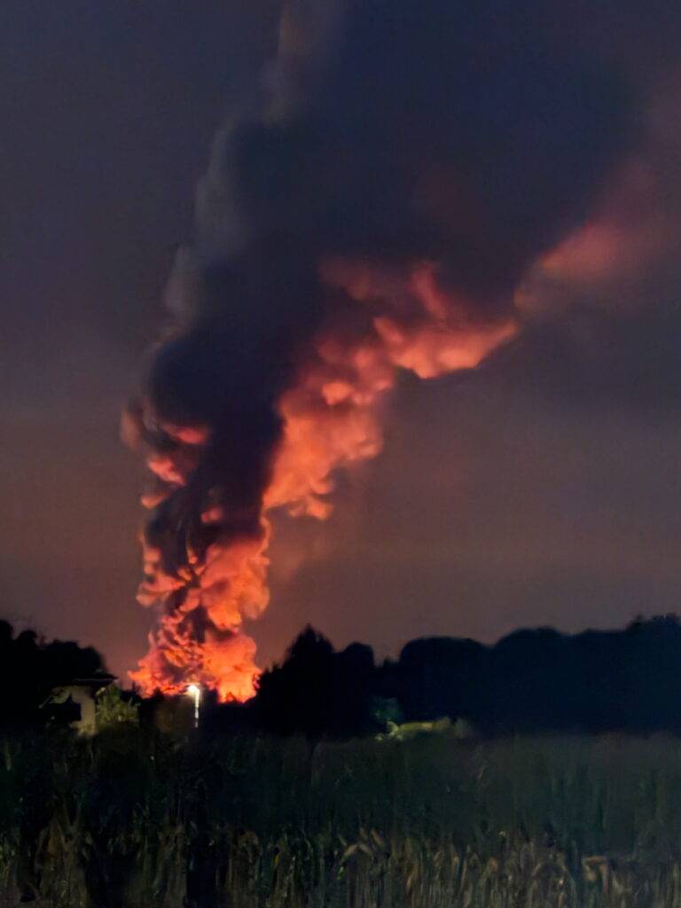 Eilmeldung: Großbrand im Industriegebiet Freiburg-Hochdorf