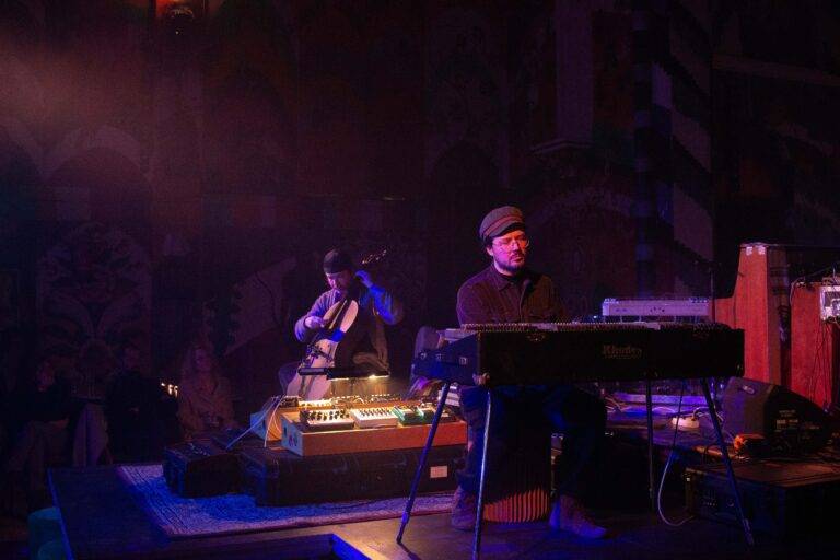 „Stimmen in Prague“ der Brueder Selke im Burghof Lörrach