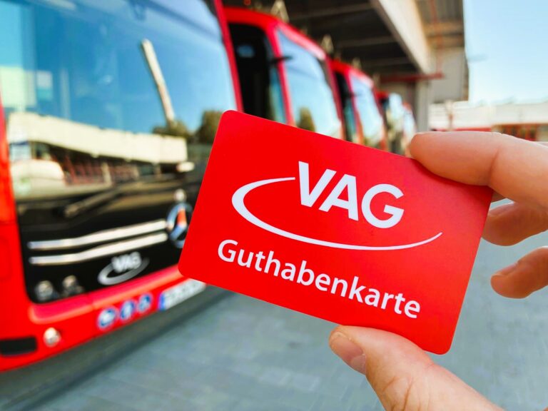 VAG Freiburg startet Guthabenkarte für Bus & Bahn
