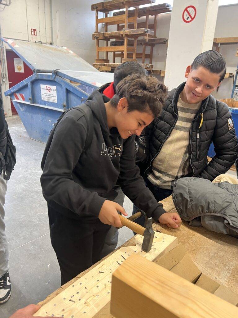 Über 1100 Schüler bei Infotagen Bauausbildung in Südbaden