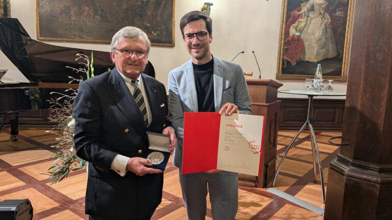 Freiburg: Silbernes Stadtsiegel für Professor Roland Laszig