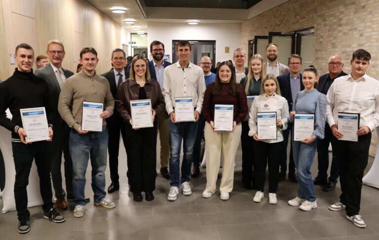 Auszubildende des Jahres: Vier Azubis im Kreis Emmendingen geehrt