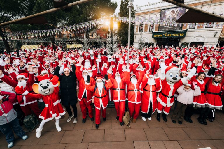 Deutschlands größtes Weihnachtsmann-Treffen im Europa-Park