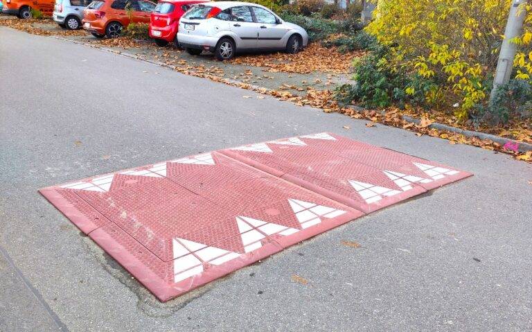 Tempo reduzieren in Weil am Rhein: Berliner Kissen eingebaut