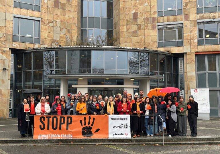 Agentur für Arbeit Freiburg setzt Zeichen gegen Gewalt an Frauen