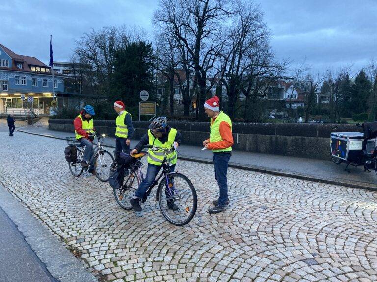Nikolausaktion in Rheinfelden: Mehr Sichtbarkeit im Verkehr