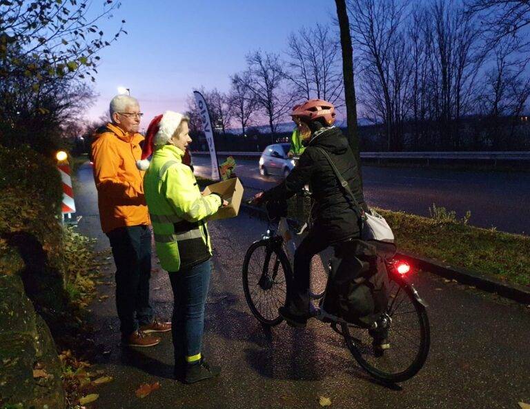 Nikolausaktion: Lob für sichtbare Radfahrende im Kreis Lörrach