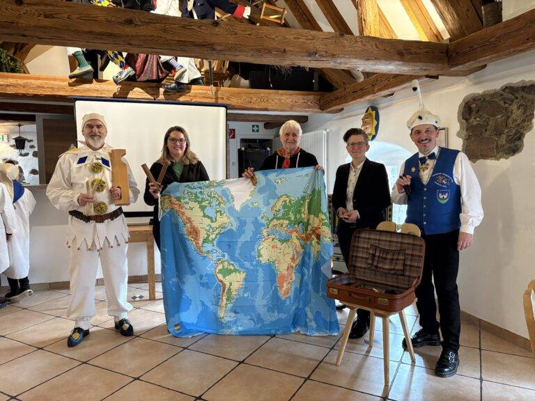 Waldkirch: Neuer Museumskoffer bringt Kläpperle in Schulen