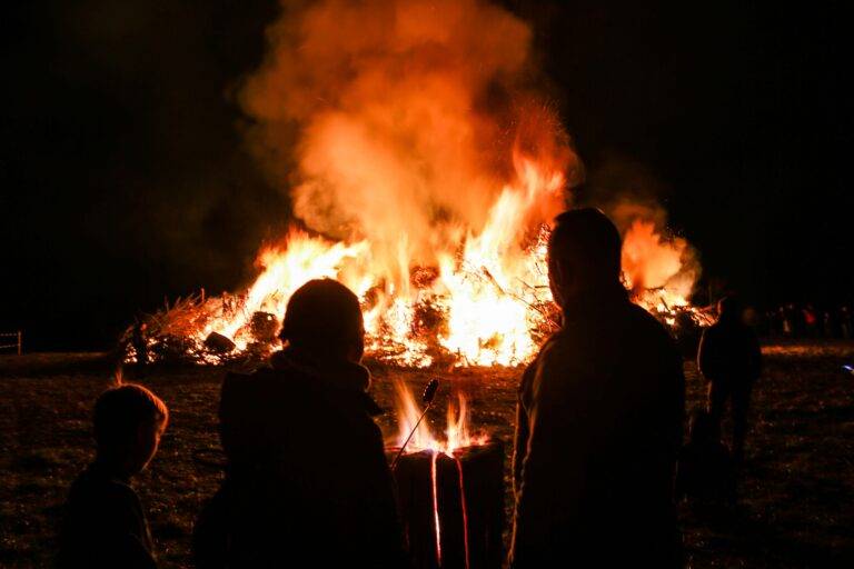 Fasnachtsfeuer in Lörrach 2026 in allen Stadtteilen