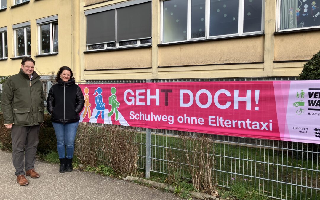 Waldkirch: Banner-Aktion gegen Elterntaxis an Schulen