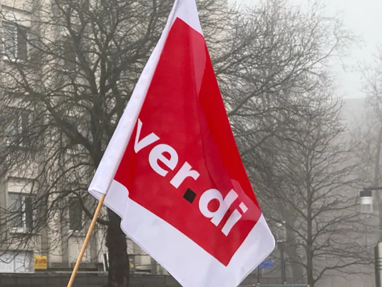 Demo gegen Stellenabbau an Uniklinik Freiburg am 28. Februar