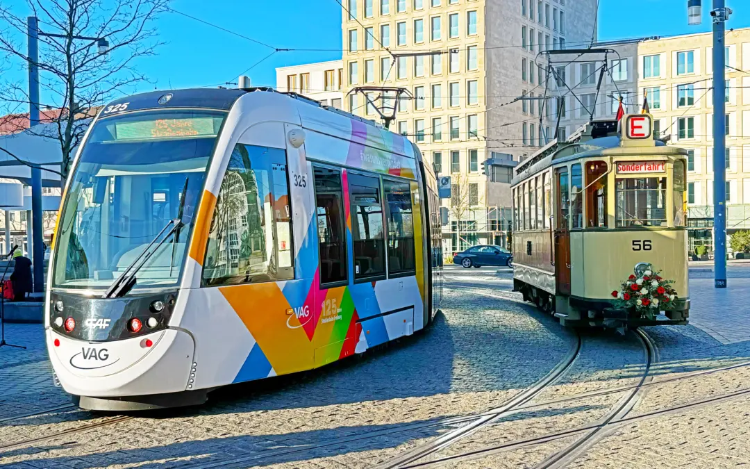 Bücherbahn rollt am 7. August kostenlos durch Freiburg