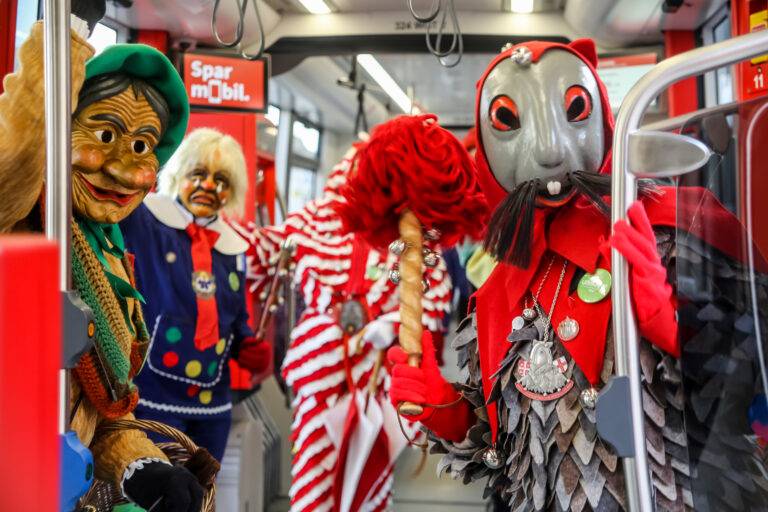 Fasnet in Freiburg-Opfingen: Buslinien 32 & 33 eingeschränkt