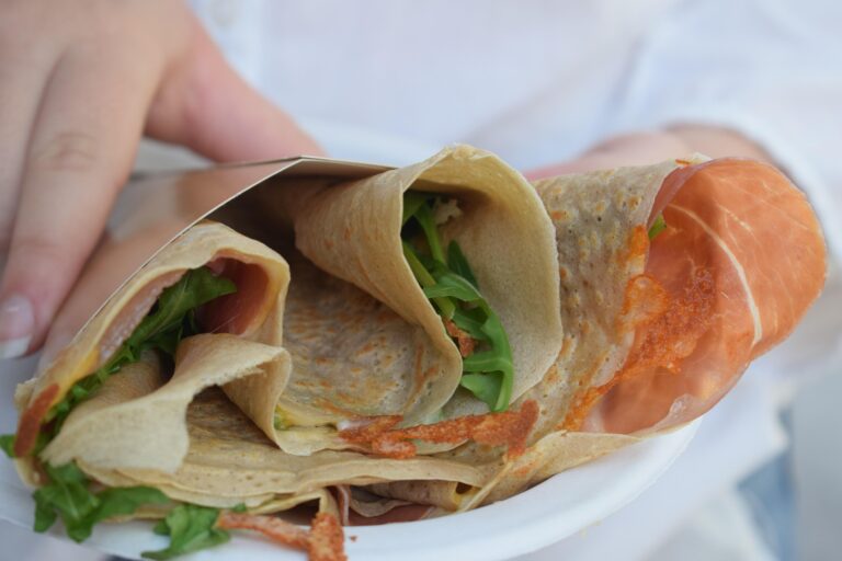 Freiburg testet mobile Gastronomie in Grünanlagen