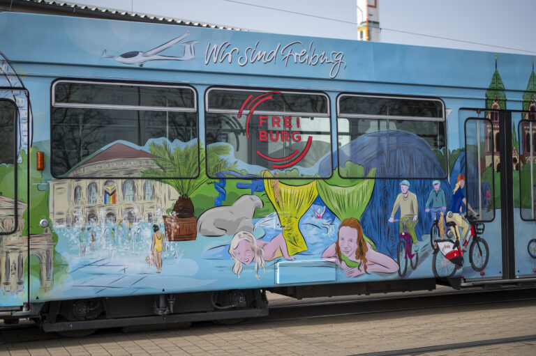 Neue Wimmelbahn in Freiburg zeigt Arbeit der städtischen Gesellschaften