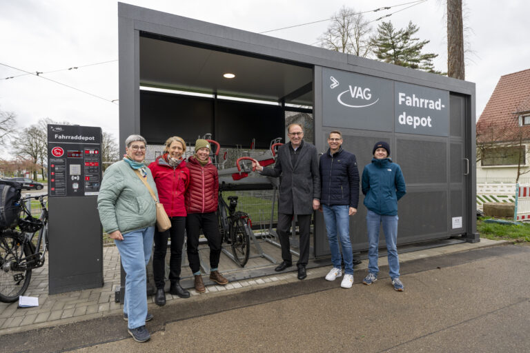 Vier Fahrraddepots in Freiburg: Neue sichere Stellplätze