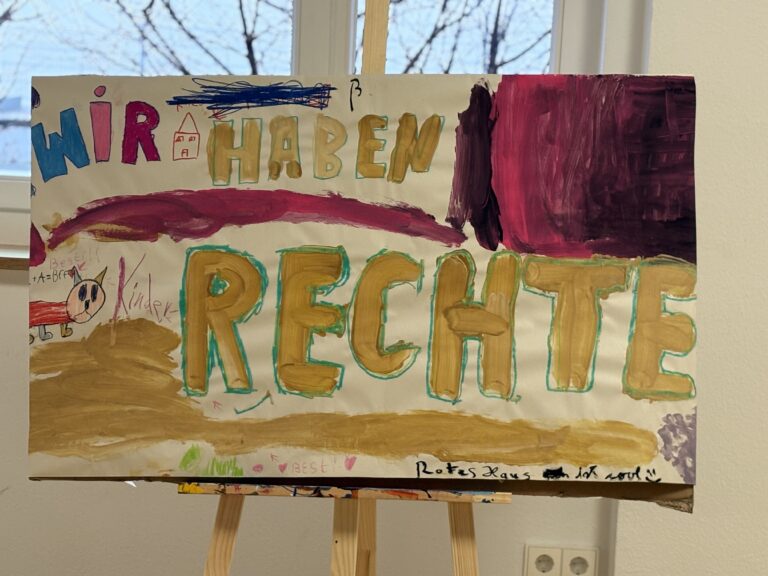 Kinderrechte als Ausstellung im Roten Haus Waldkirch sichtbar