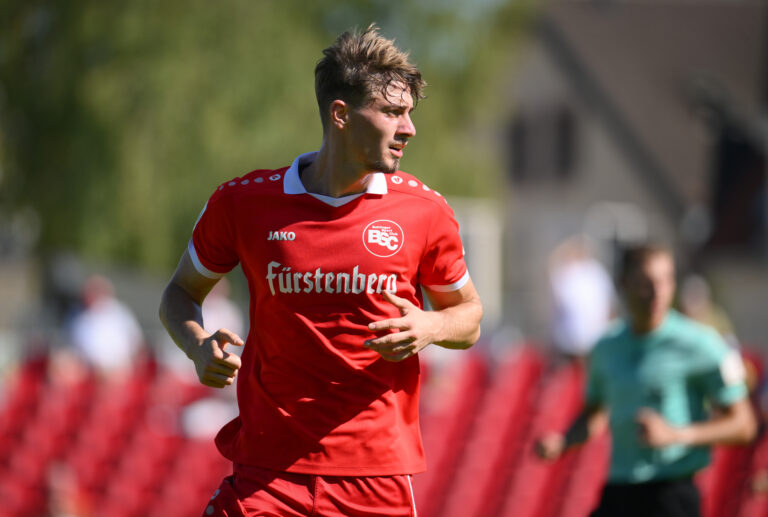 Bahlinger SC verlängert Vertrag mit Verteidiger Louis Schmidt