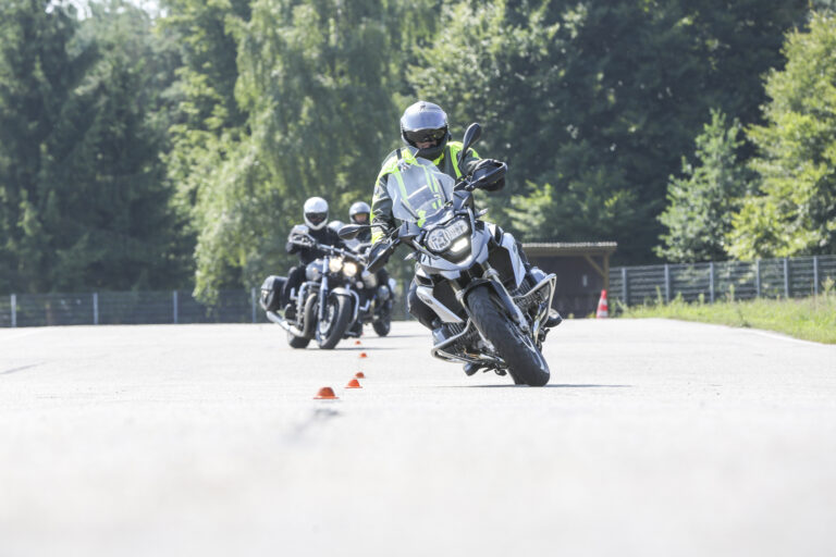 Motorradsaison 2026: ADAC Südbaden gibt Sicherheitstipps