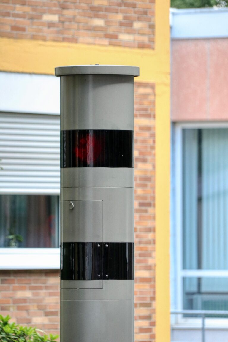 Blitzer in Herbolzheim beschädigt – Polizei sucht Zeugen