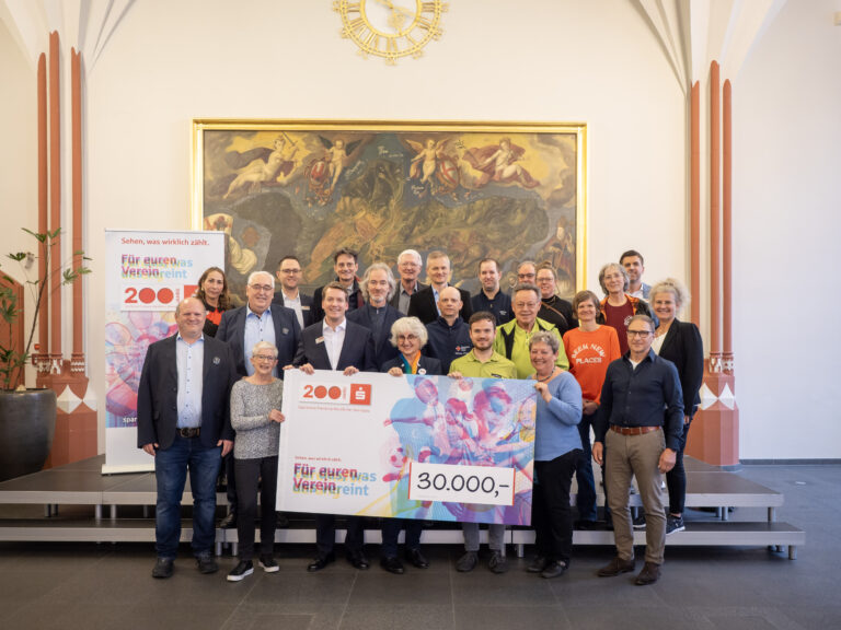 Sparkasse Freiburg fördert Vereine mit 30.000 Euro