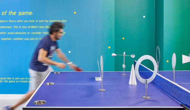 Sport & Kunst: Ausstellung „Spielfeld“ startet in Freiburg