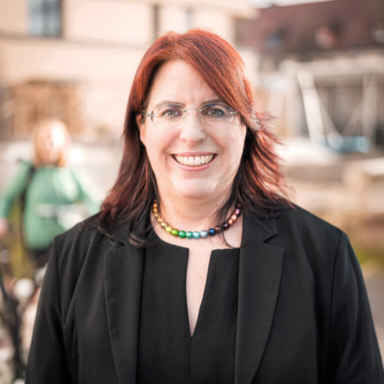 OB-Wahl in Freiburg: Positionen von Kandidatin Monika Stein