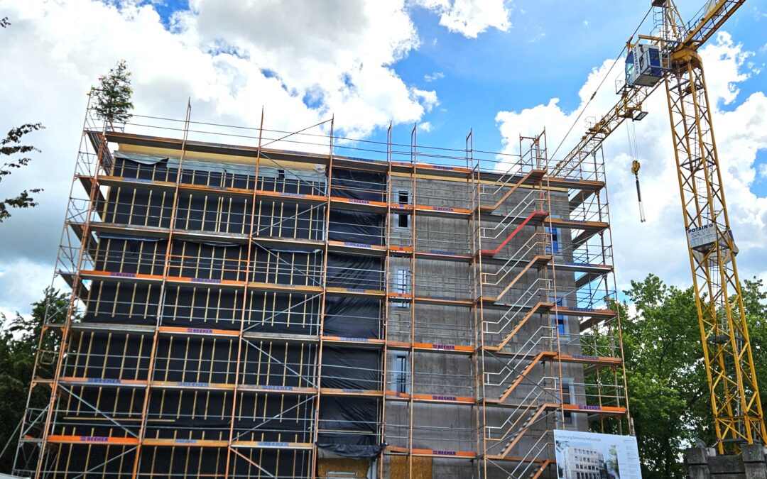 Weil am Rhein: Richtfest für Erweiterungsbau der Gemeinschaftsschule