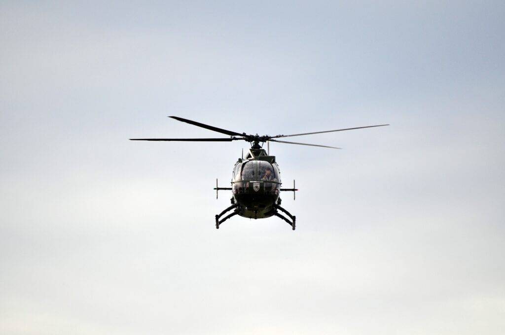 Polizeihubschrauber bei Denzlingen und Sexau: Motorradfahrer versteckte sich nach Unfall