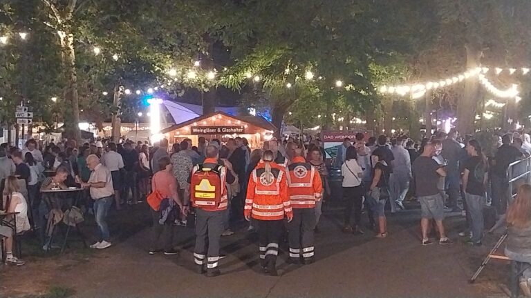 Breisach: DRK behandelt 35 Menschen beim Weinfest bis jetzt