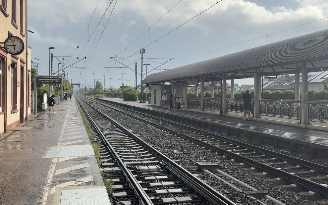 Denzlingen: Männer stürzen bei Streit am Bahnhof ins Gleisbett